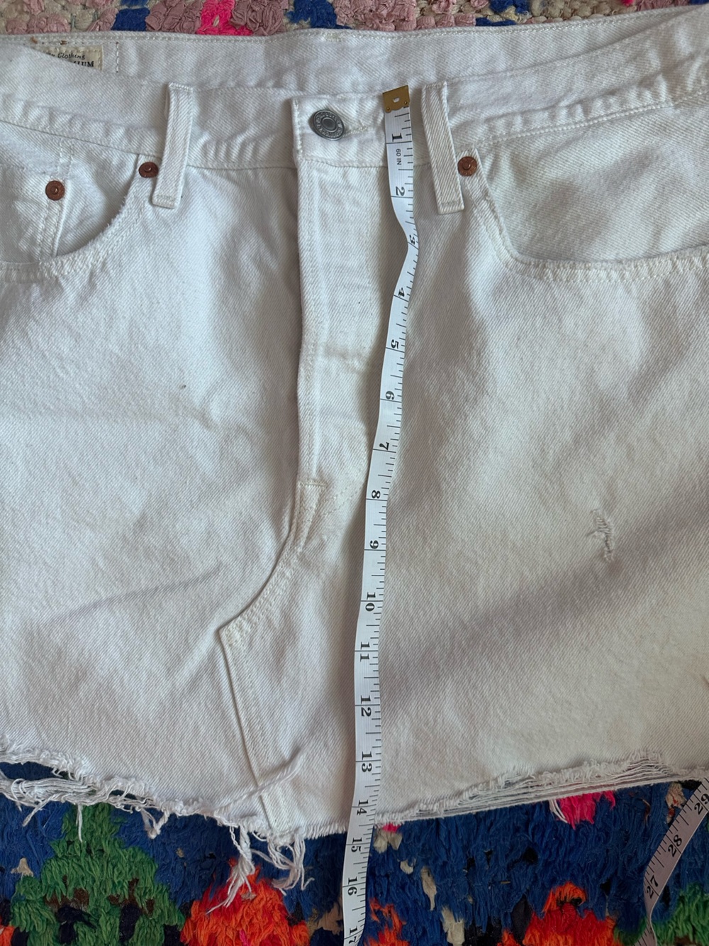 Levi’s White Denim Mini Skirt - Raw Hem - Picture 6 of 6